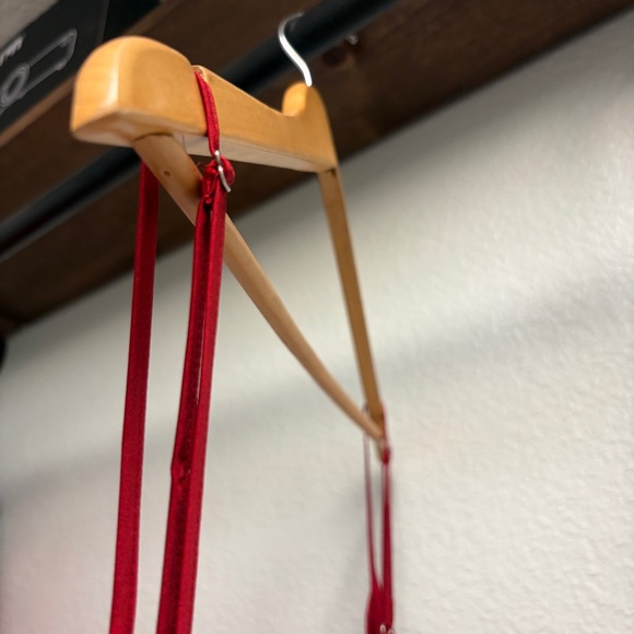 White House Black Market silky blouse Women’s Size 16 Red Formal Top adjustable - Picture 5 of 5